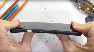 El Pixel 4 podría ser propenso a doblarse, aunque probablemente no tengas que preocuparte por ello